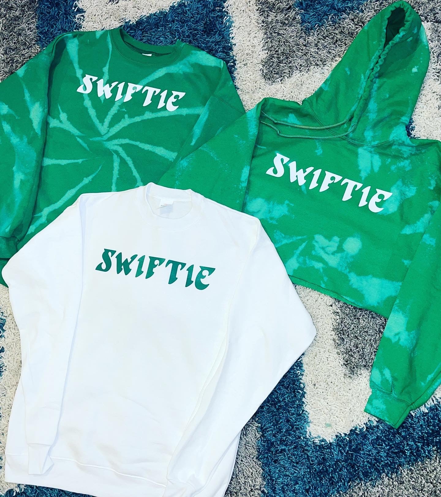 Dyed Swiftie Sweatshirt - kelly green