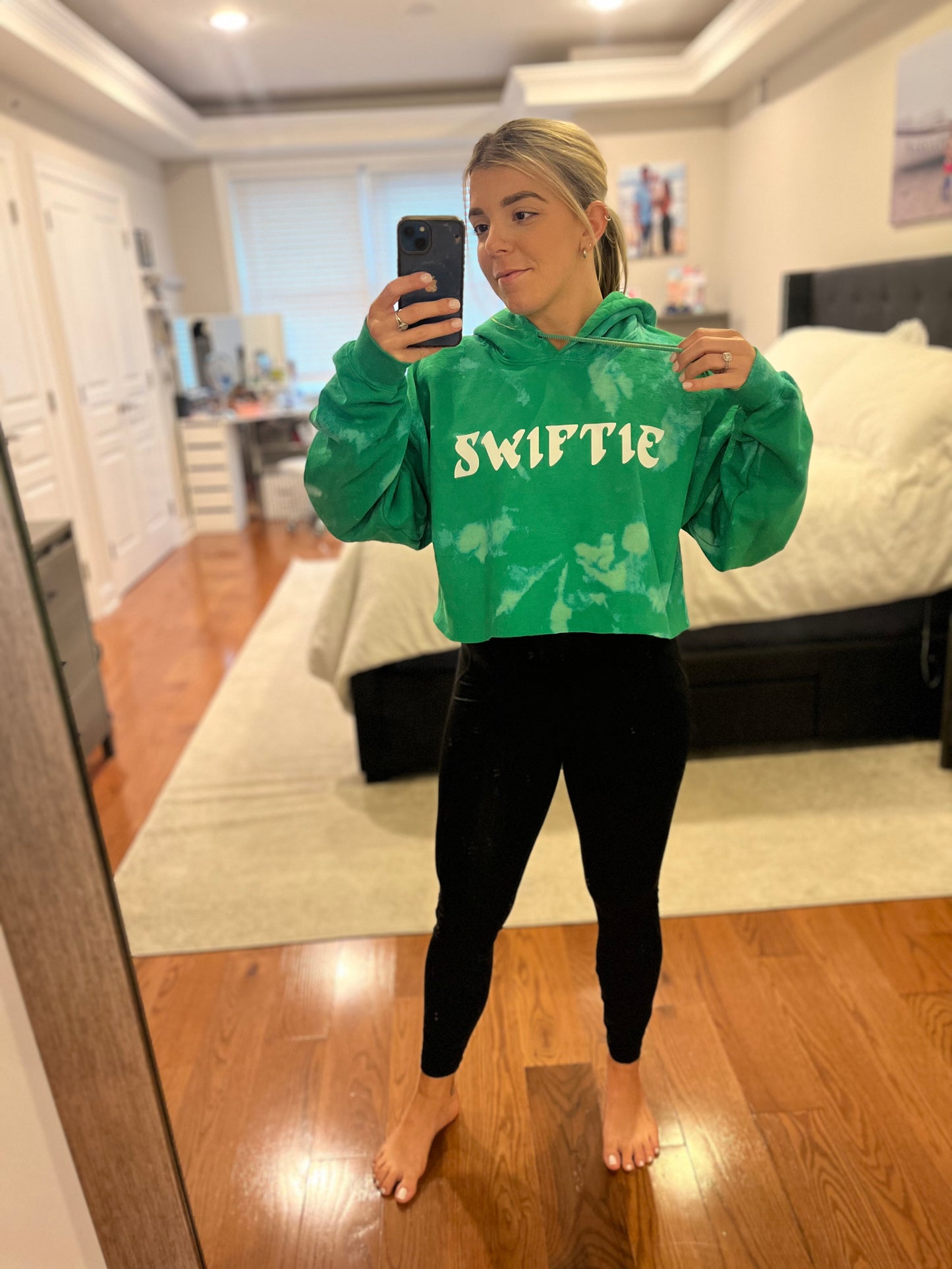 Dyed Swiftie Sweatshirt - kelly green